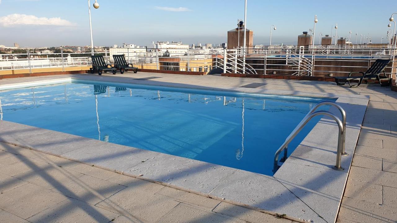Apart Lisbon Pool Metro Garage Exterior photo