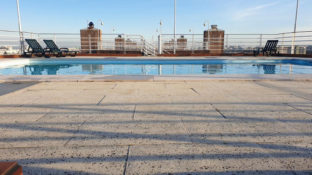 Apart Lisbon Pool Metro Garage Exterior photo