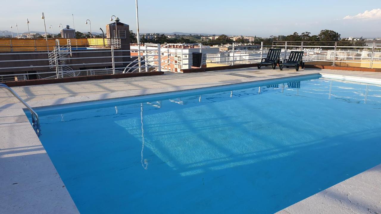 Apart Lisbon Pool Metro Garage Exterior photo
