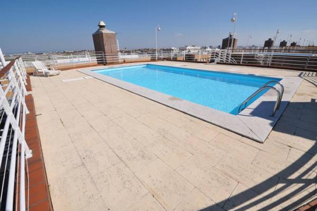 Apart Lisbon Pool Metro Garage Room photo