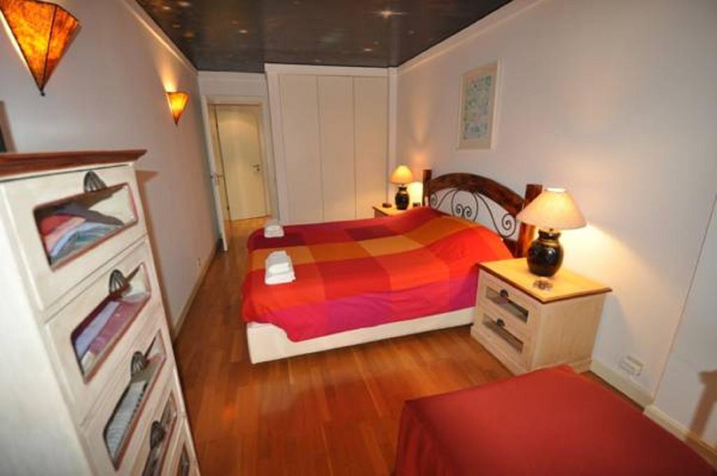 Apart Lisbon Pool Metro Garage Room photo
