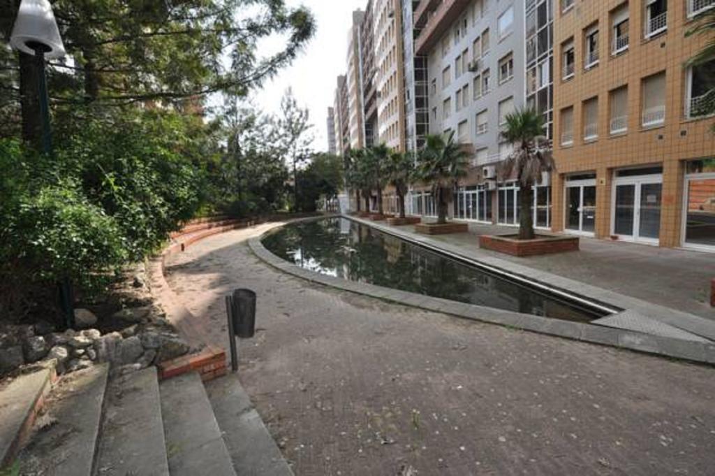 Apart Lisbon Pool Metro Garage Room photo